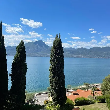 Inessa טורי דל בנקו